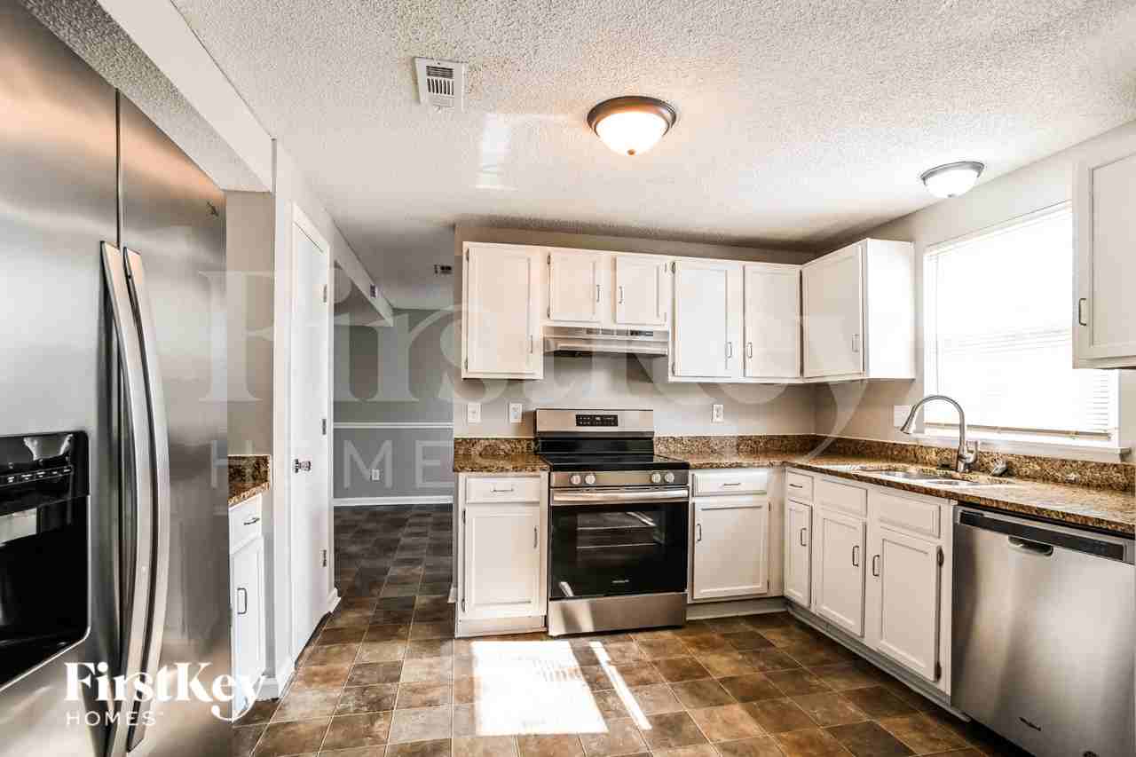 1940 Winsted Ct - Photo 7 of 19