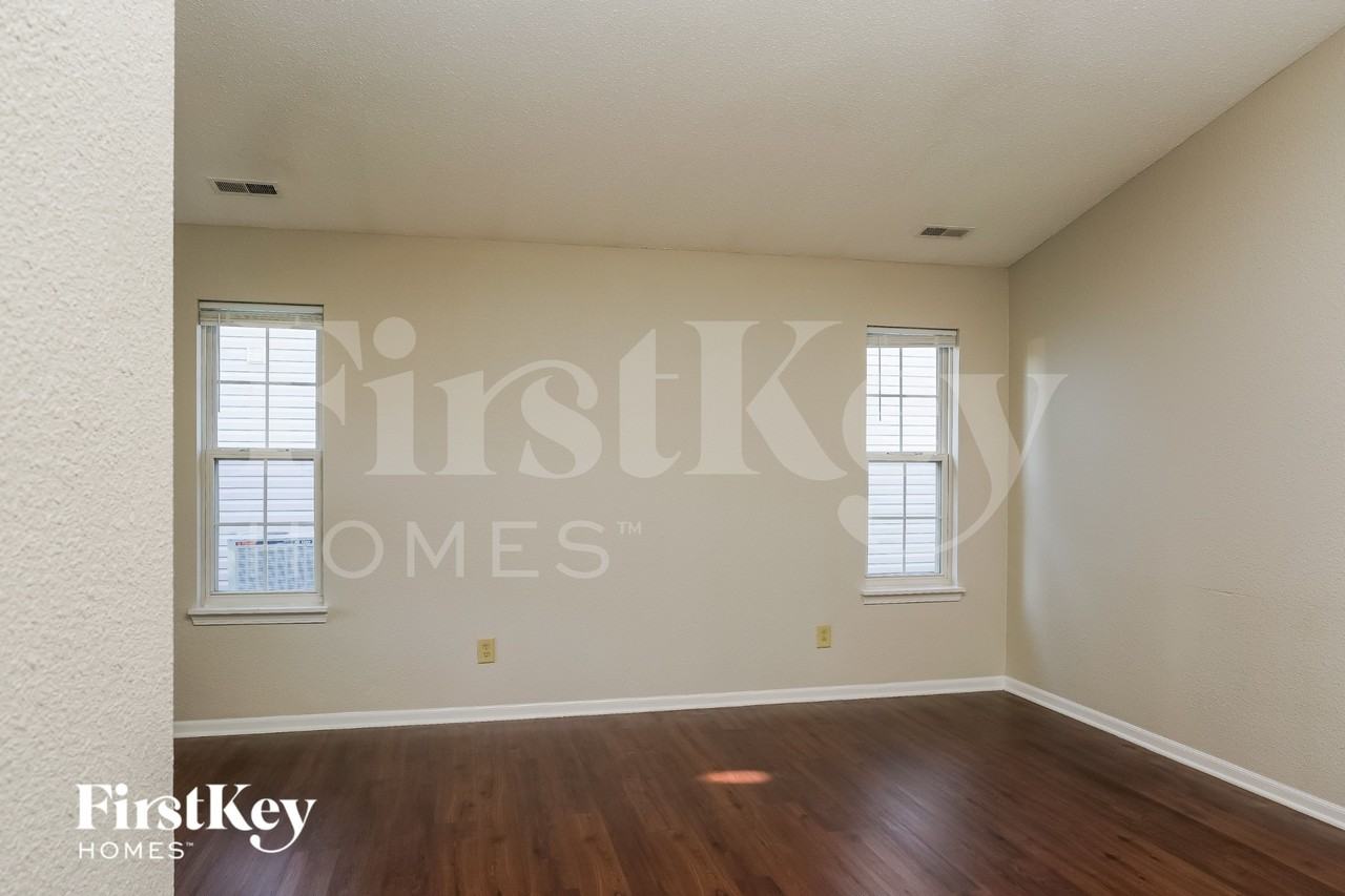 1880 Long Lake Dr - Photo 3 of 16