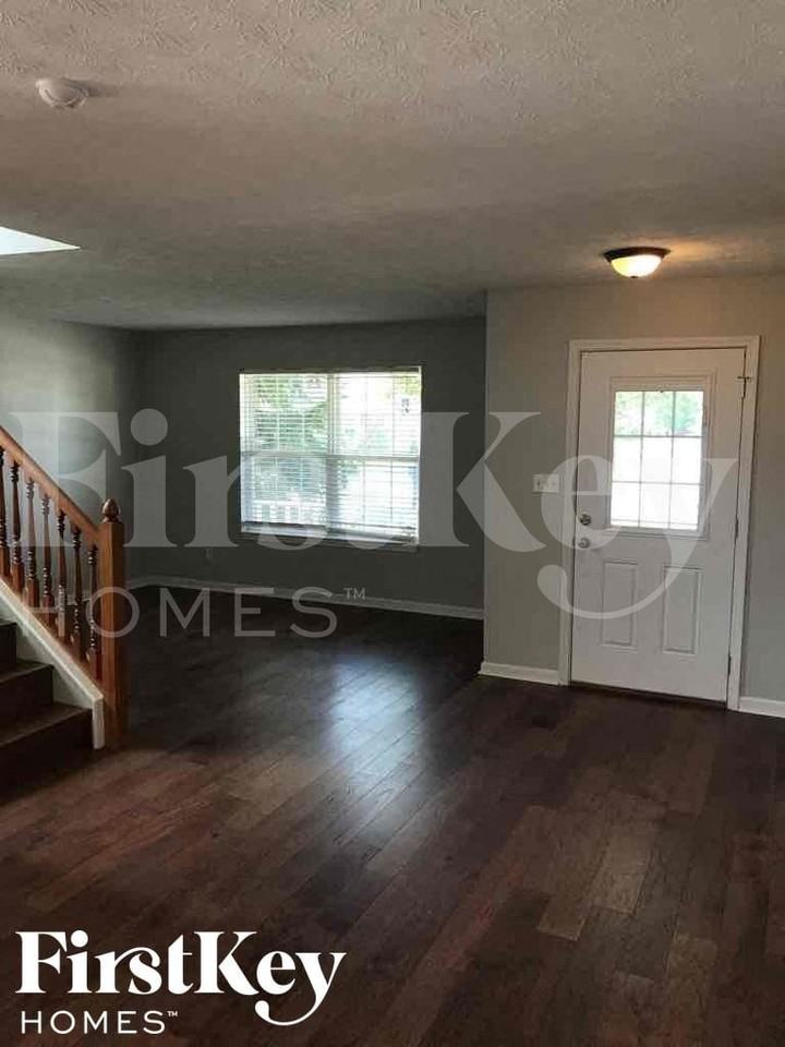 1293 River Ridge Dr - Photo 2 of 17