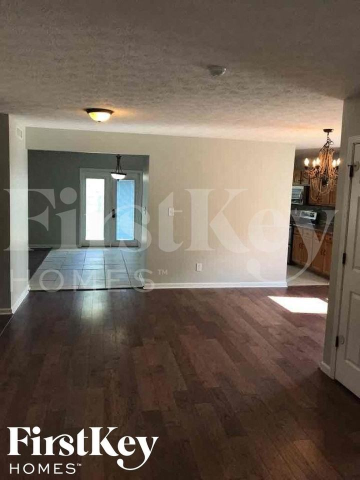 1293 River Ridge Dr - Photo 4 of 17