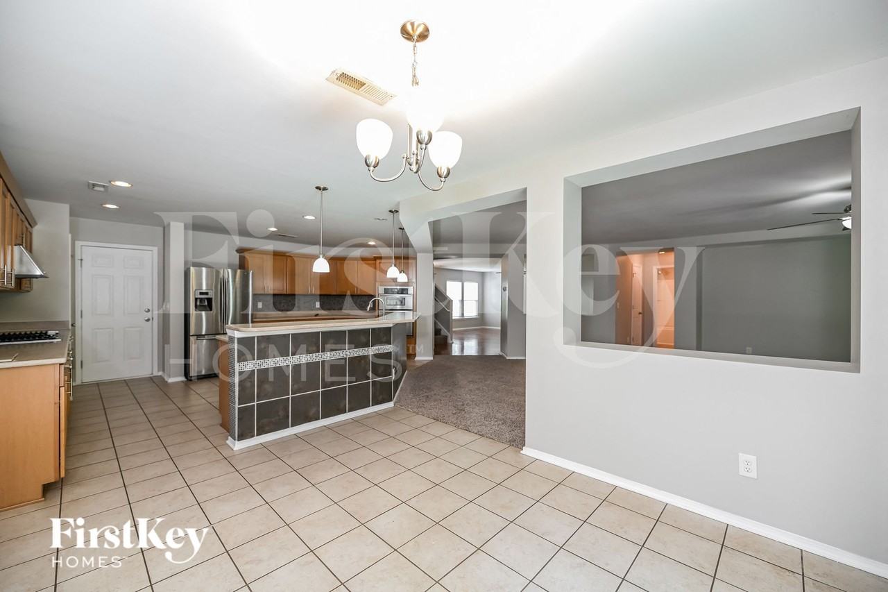 103 Salt Meadow Ln - Photo 4 of 16