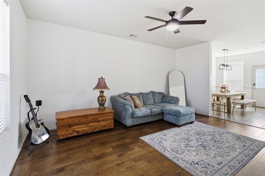 2644 Ezekial Way - Photo 4 of 20