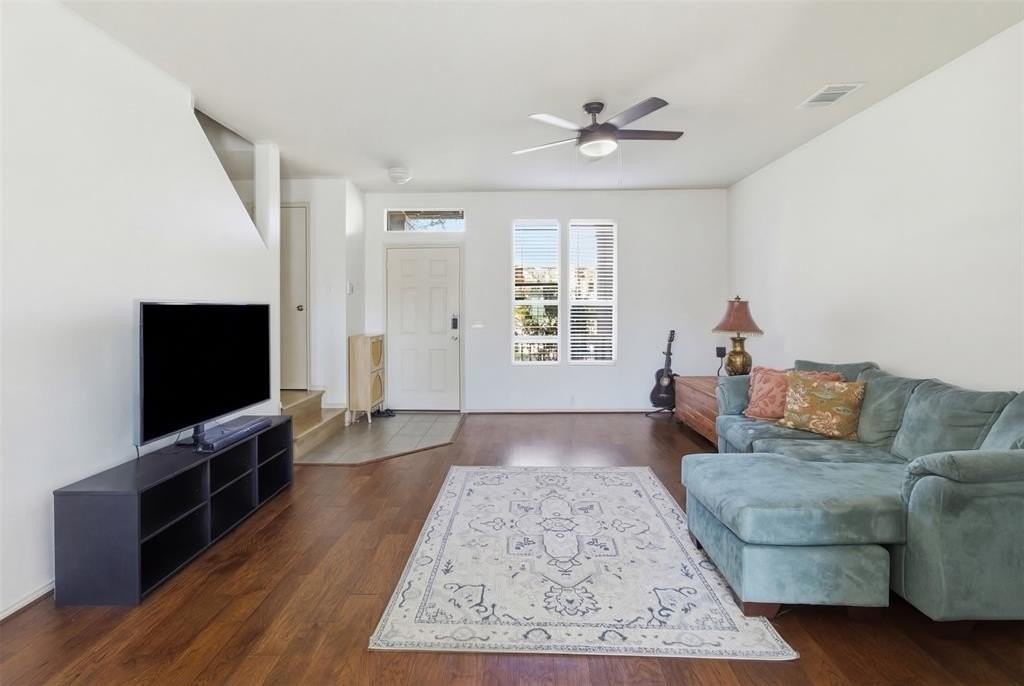 2644 Ezekial Way - Photo 5 of 20