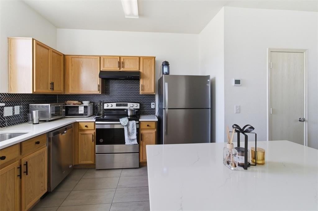 2644 Ezekial Way - Photo 6 of 20