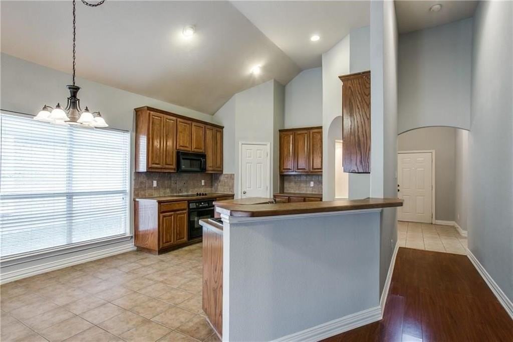 2801 Grand Canyon Ct - Photo 5 of 24