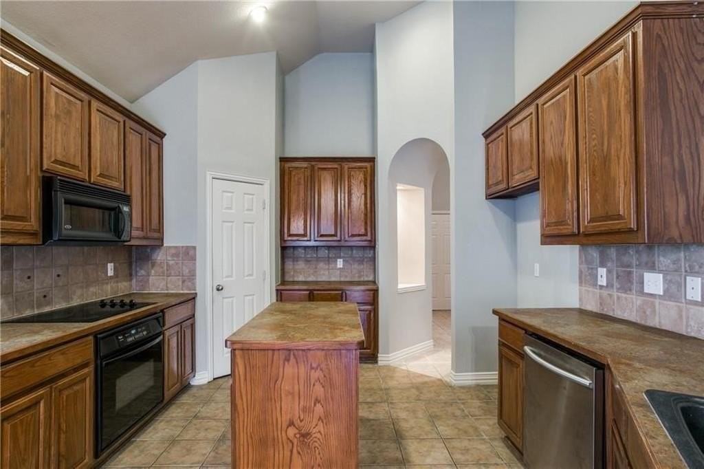 2801 Grand Canyon Ct - Photo 6 of 24