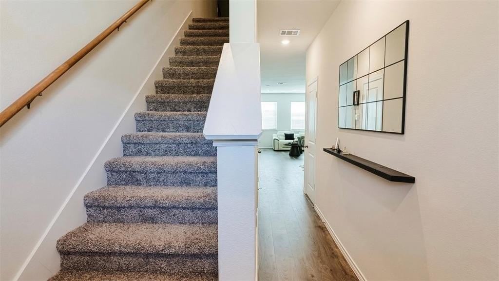 537 Azalea Rd - Photo 2 of 18