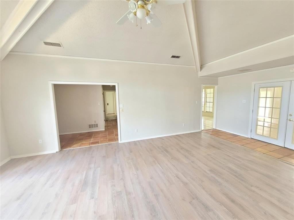 7519 Ravenswood Rd - Photo 6 of 37