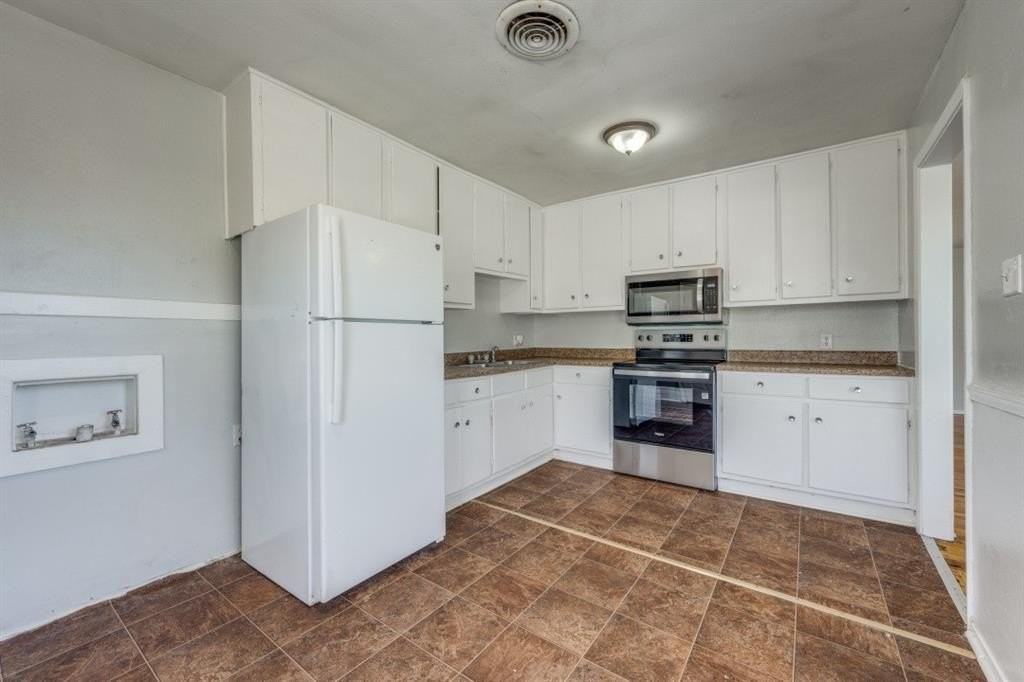 7 Pershing Dr #A - Photo 2 of 11
