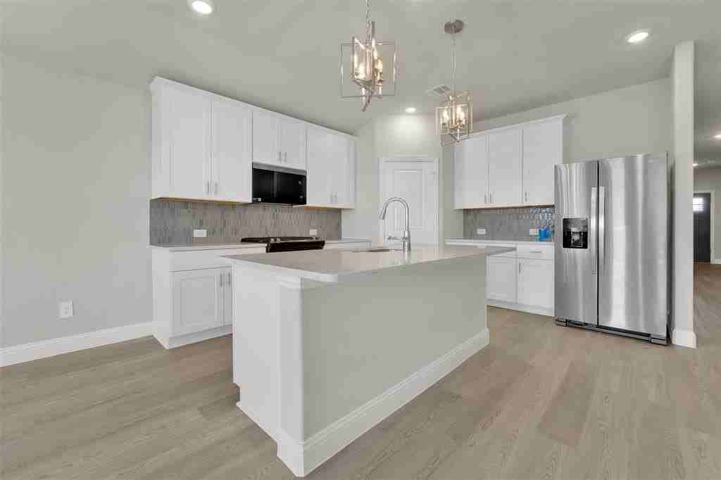 830 Wisteria Ln - Photo 5 of 28