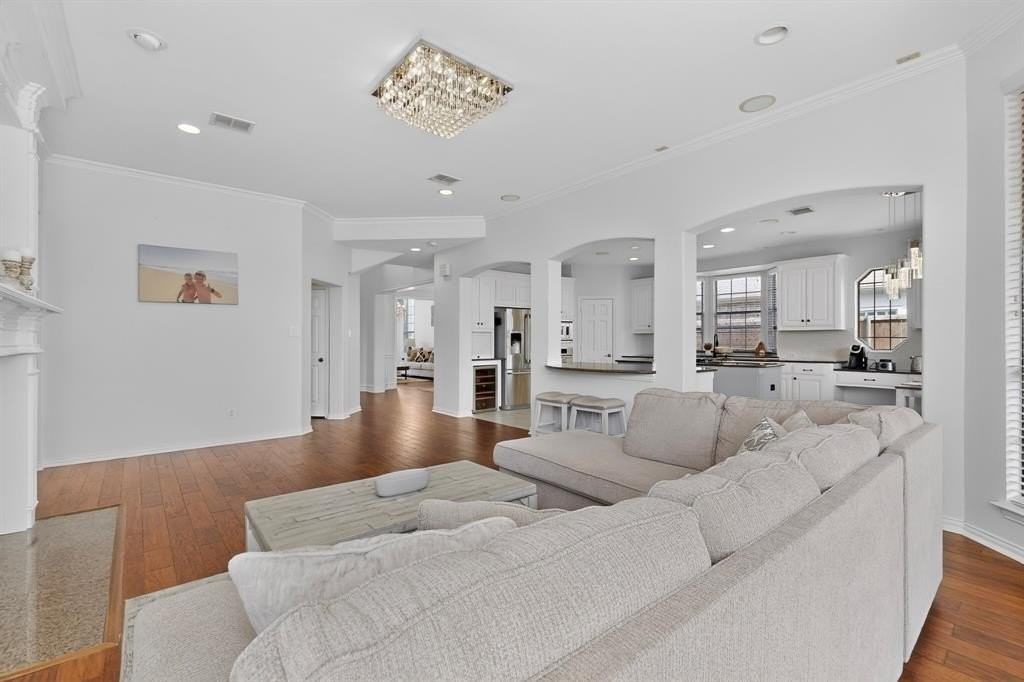 1509 Stone Dr - Photo 6 of 40