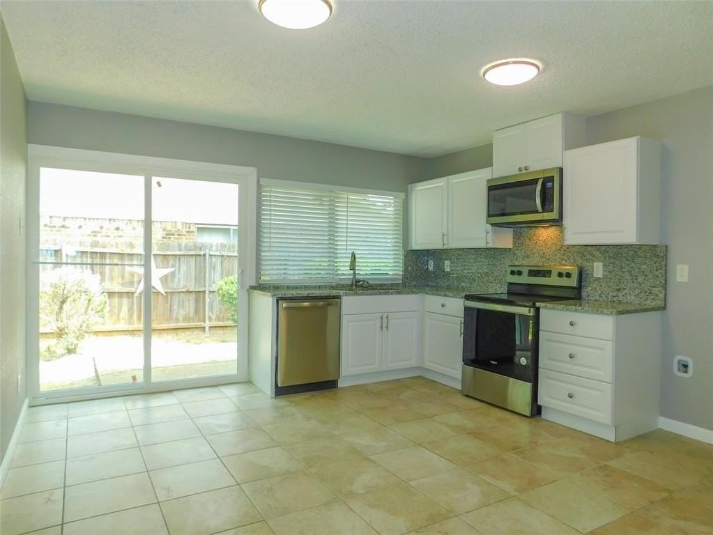 1108 Winterwood Dr - Photo 6 of 19