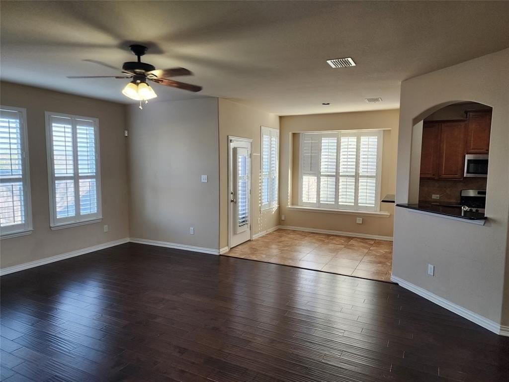 14028 Zippo Way - Photo 3 of 9