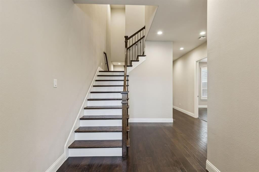 3324 Archduke Dr - Photo 3 of 25