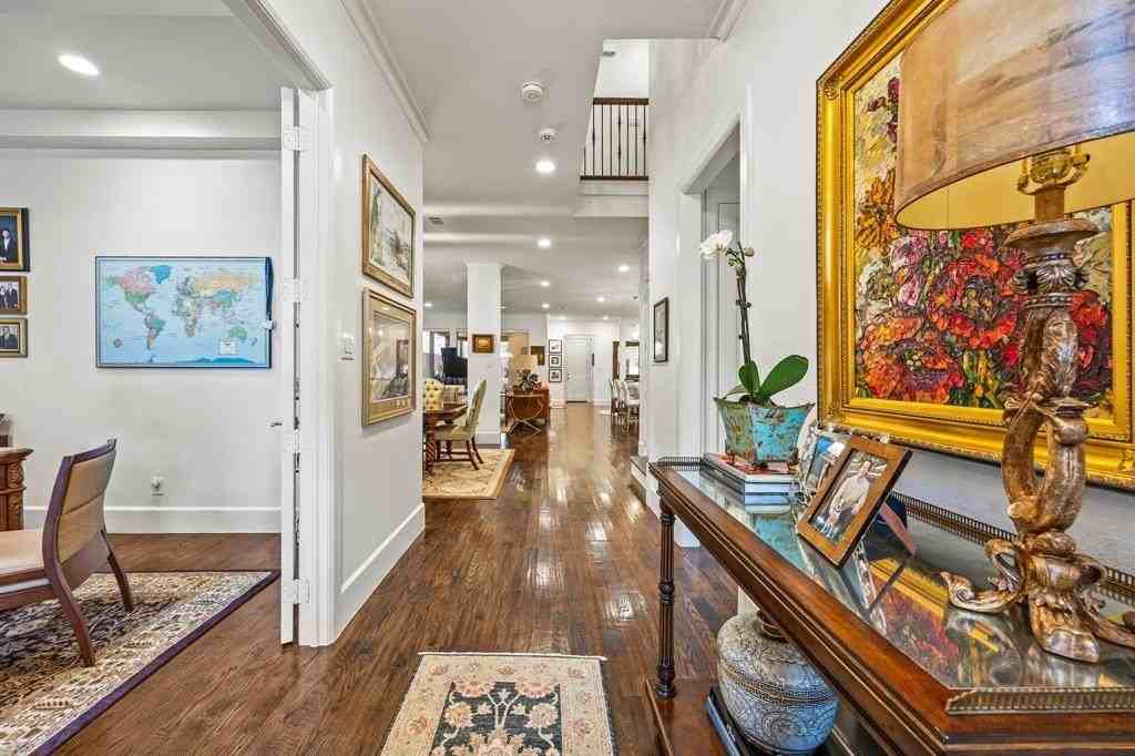 6432 Del Norte Ln - Photo 4 of 35