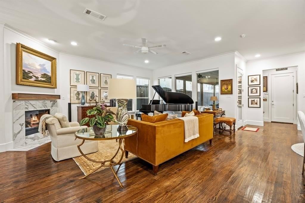 6432 Del Norte Ln - Photo 6 of 35