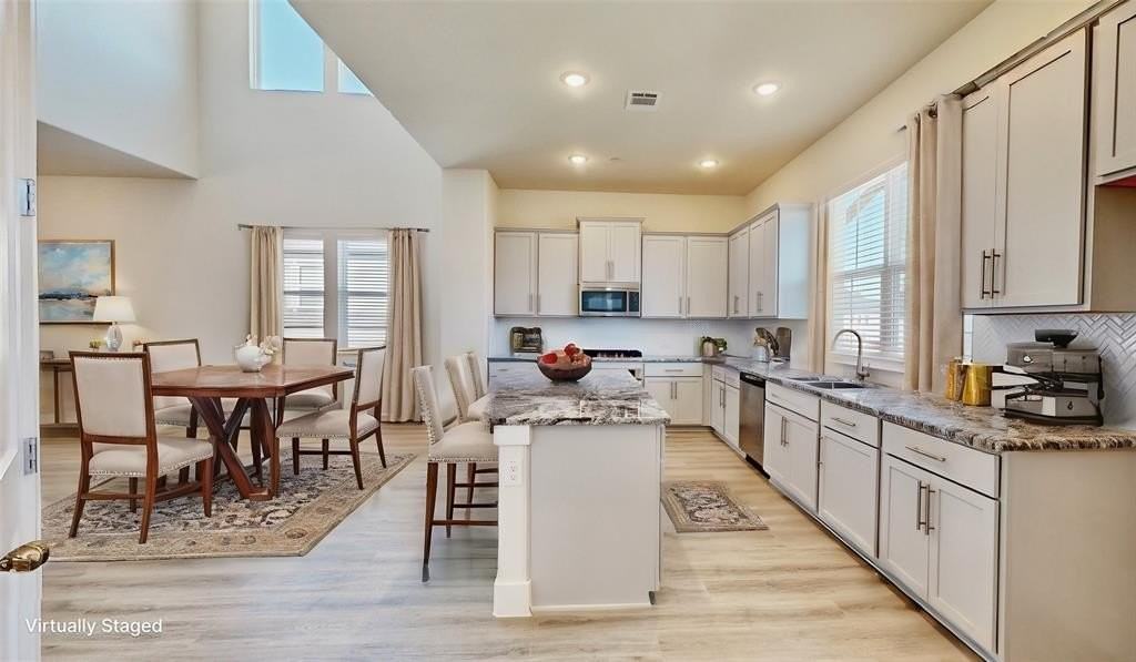 833 Concan Dr - Photo 2 of 27