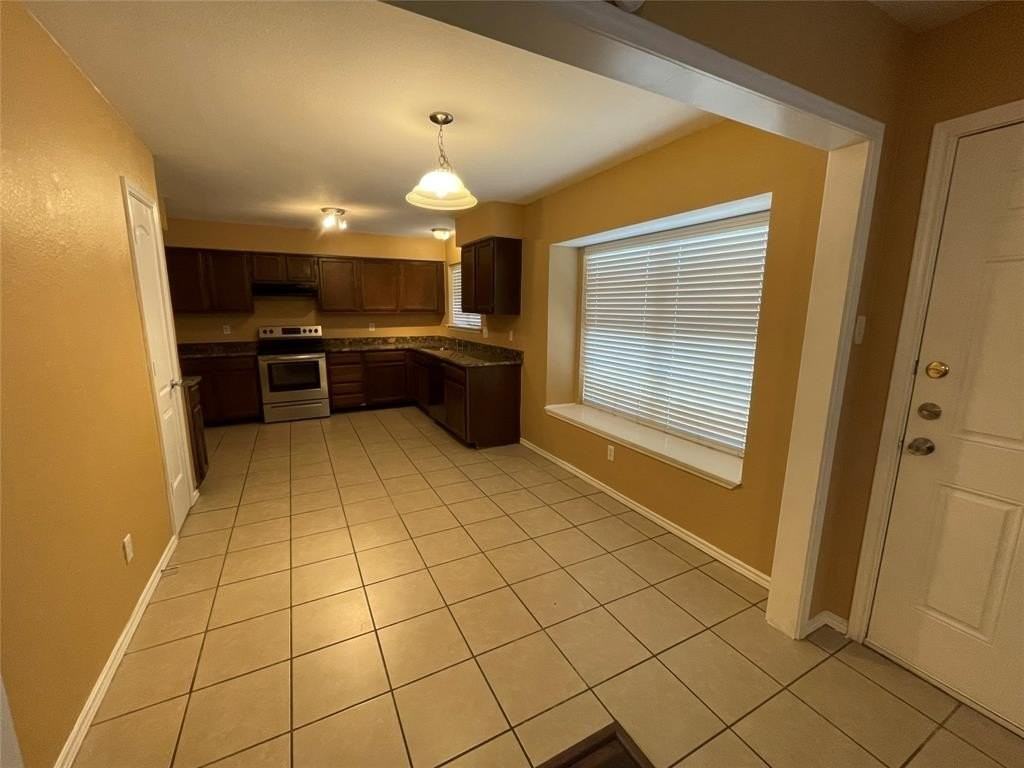 608 Coolwood Ln - Photo 5 of 15