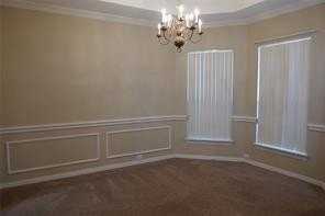 3904 Montrose Dr - Photo 4 of 23