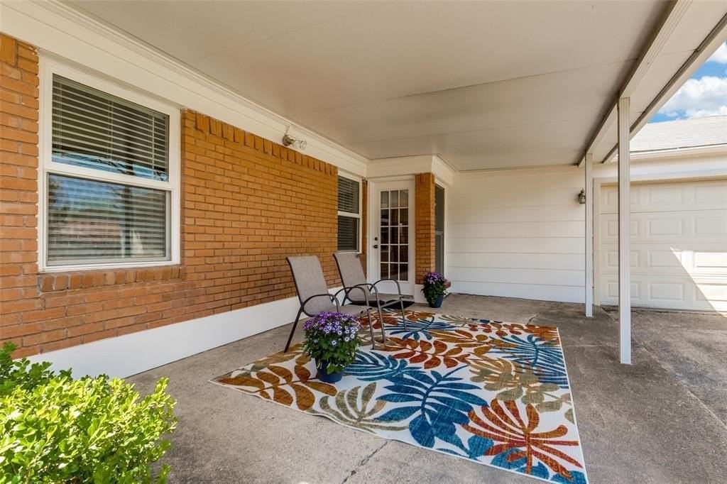 816 Sherwood Dr - Photo 2 of 12