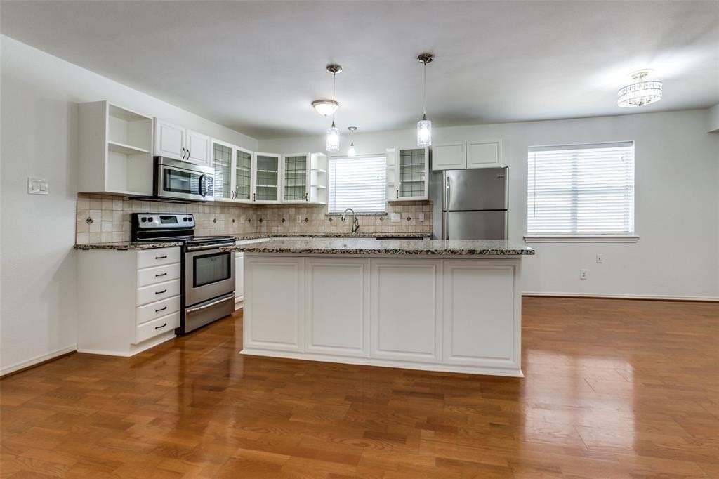 816 Sherwood Dr - Photo 4 of 12