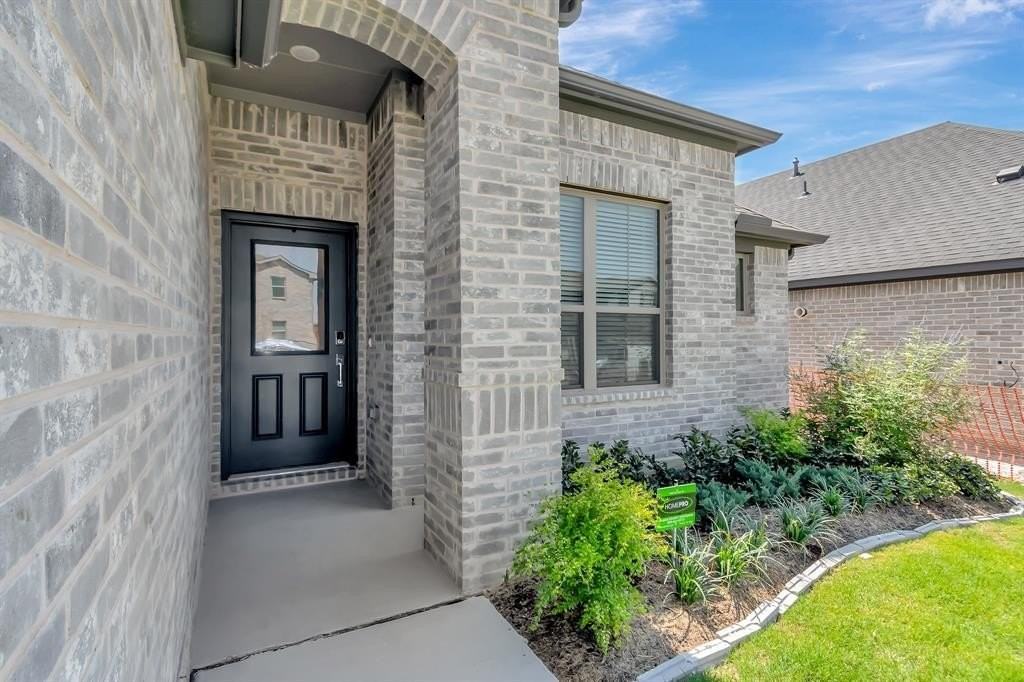 2657 Keokuk St - Photo 3 of 40