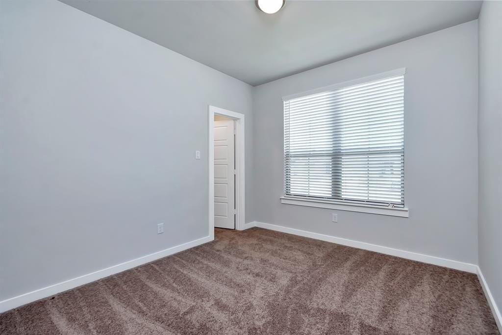 2657 Keokuk St - Photo 7 of 40