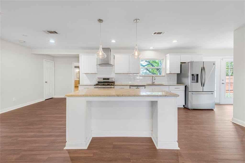 3042 Amber Ln - Photo 4 of 23