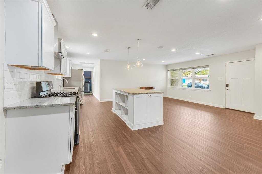 3042 Amber Ln - Photo 6 of 23