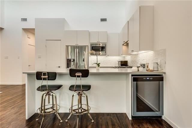 2222 N Prairie Ave #2 - Photo 6 of 35