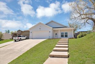 3015 Columbus Ave - Photo 1 of 1