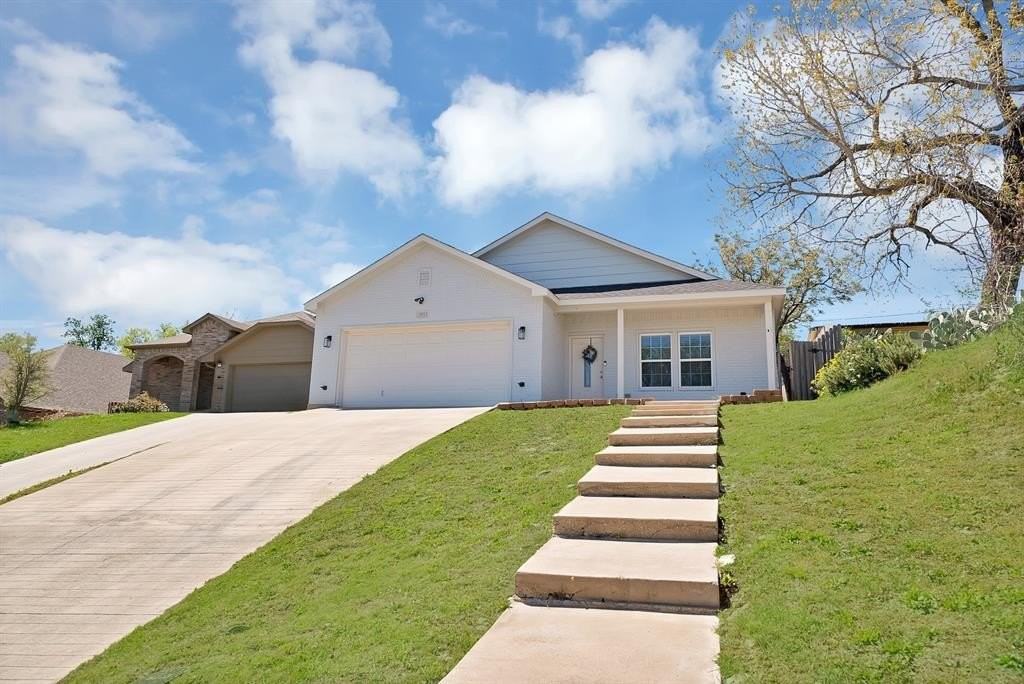 3015 Columbus Ave - Photo 3 of 29