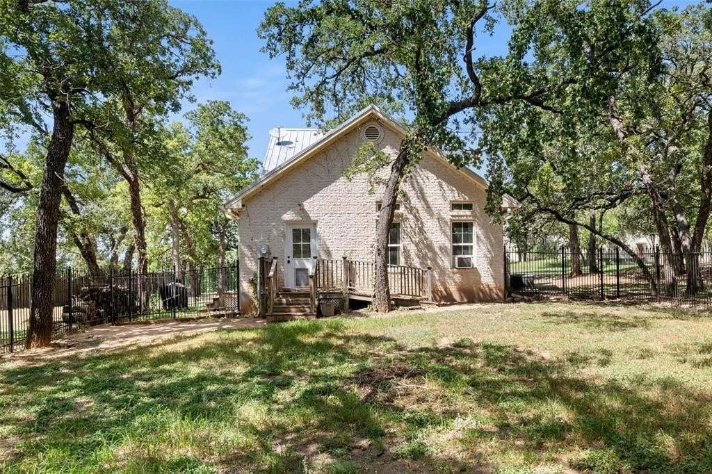 269 Harmony Rd - Photo 5 of 33