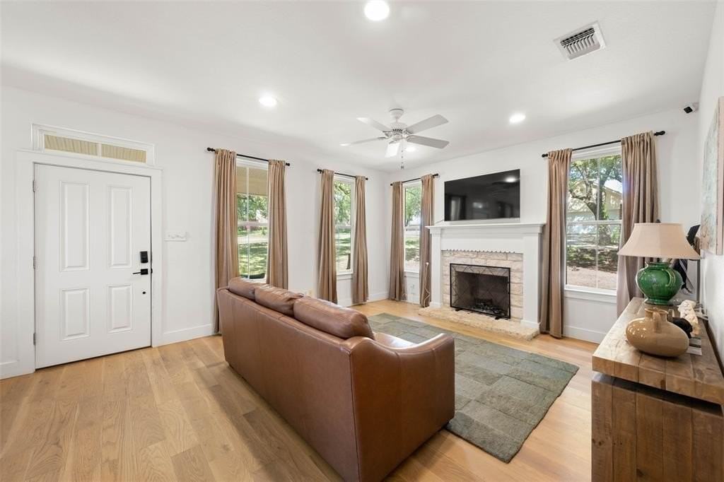 269 Harmony Rd - Photo 7 of 33