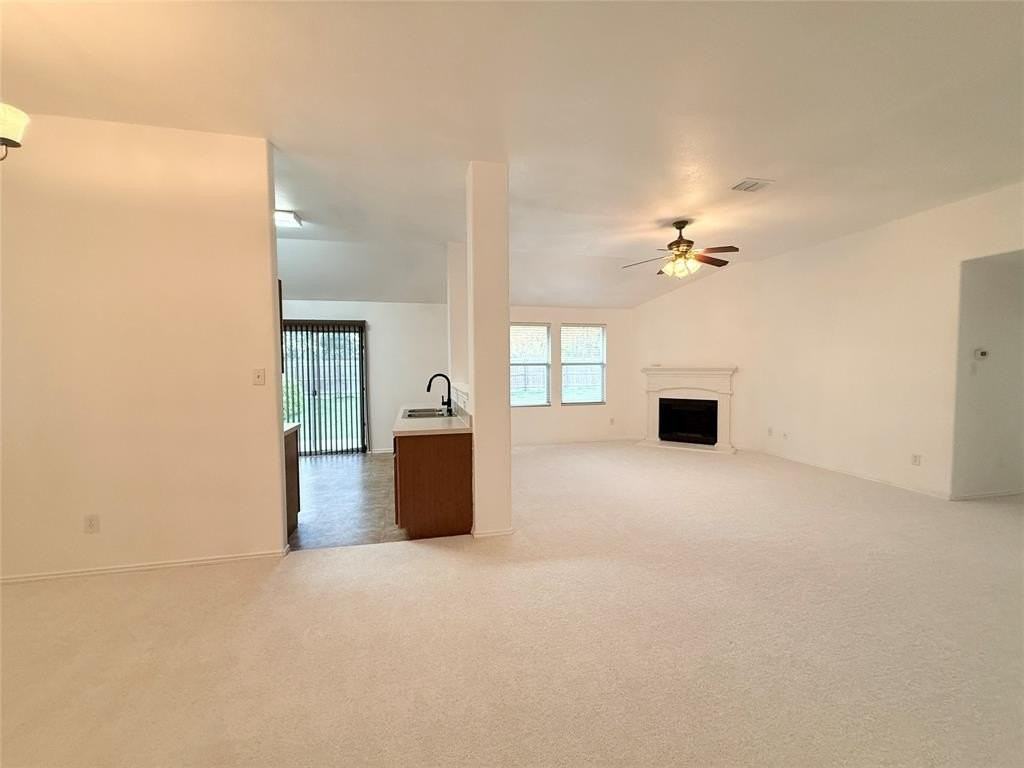 918 Fleming St - Photo 5 of 31