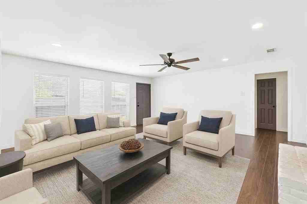 2201 Jamestown Ct - Photo 3 of 24