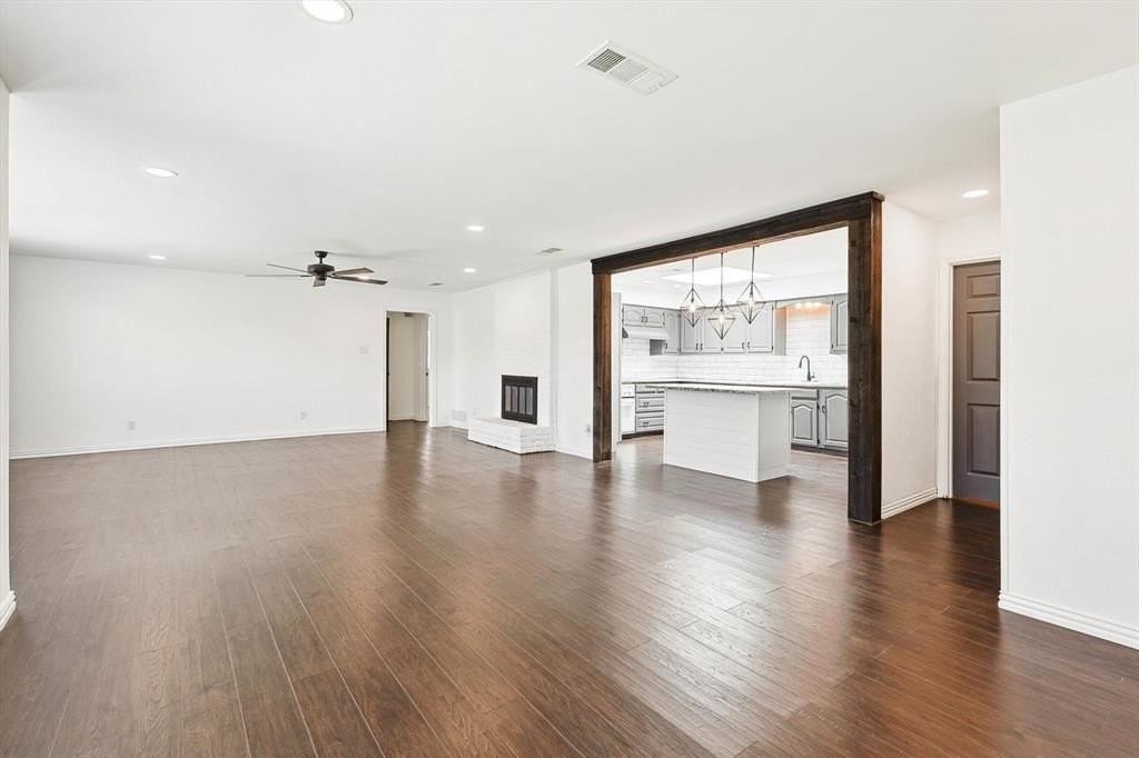 2201 Jamestown Ct - Photo 7 of 24