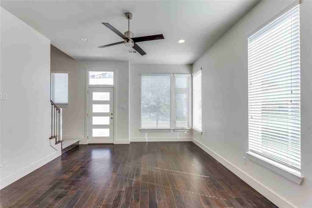 402 Templeton Dr - Photo 6 of 35