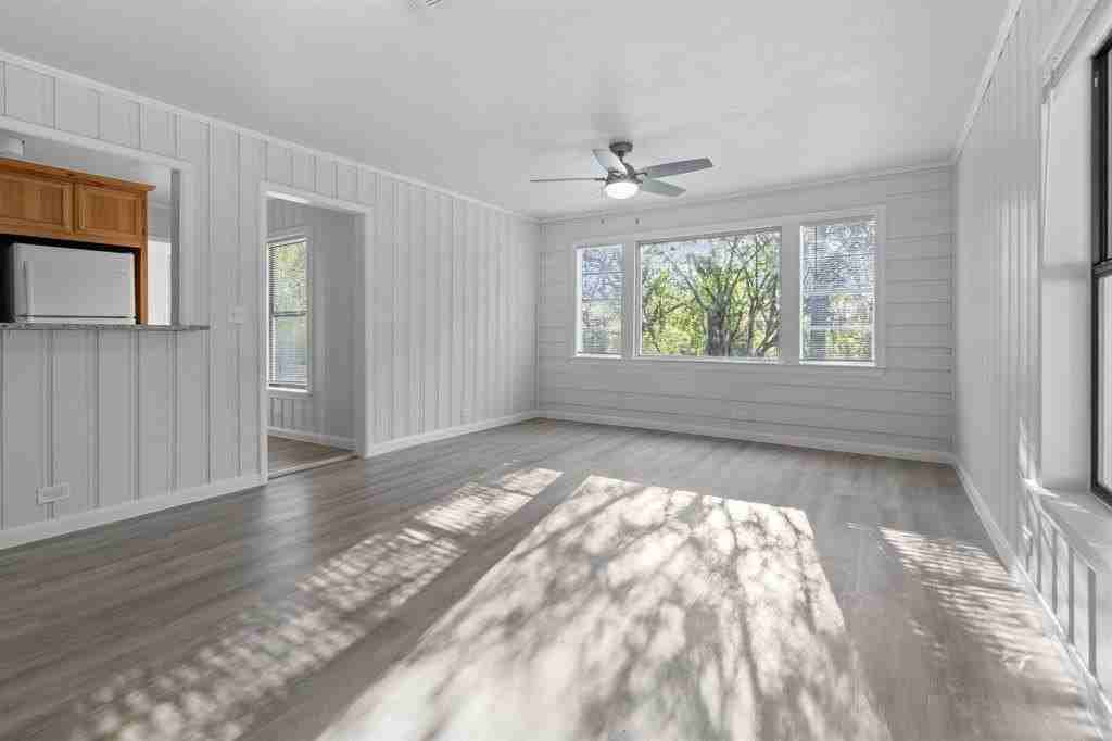 217 Clinton Dr - Photo 5 of 19