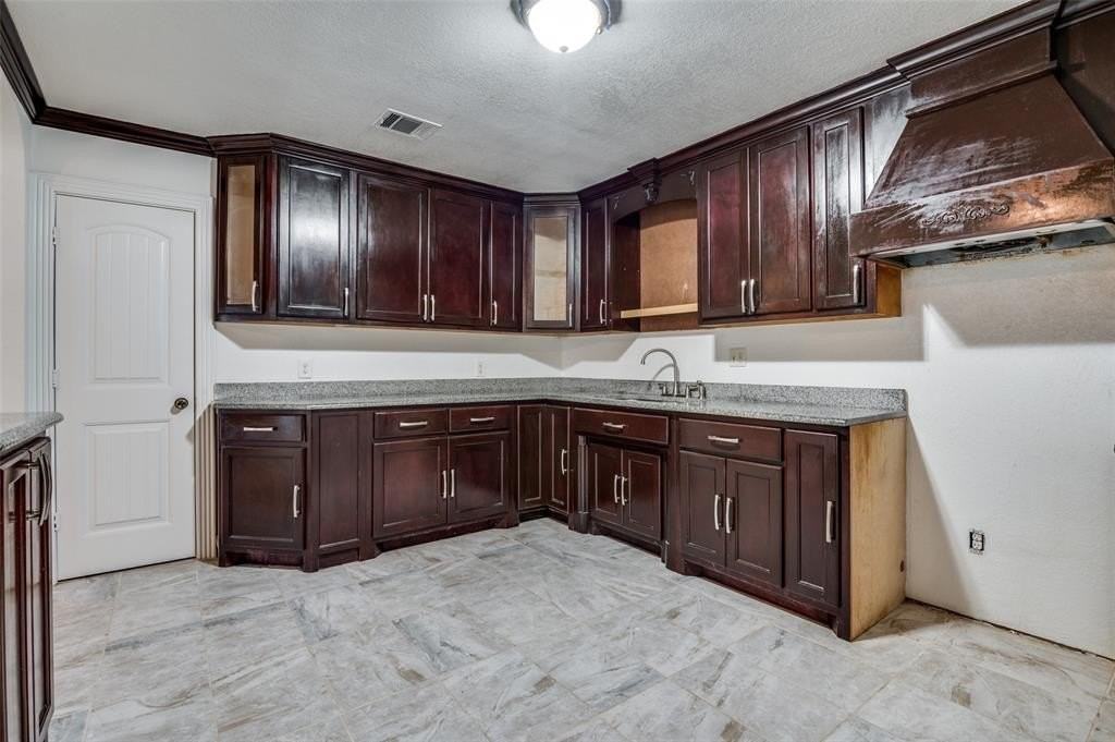 568 W Hammond St - Photo 5 of 15