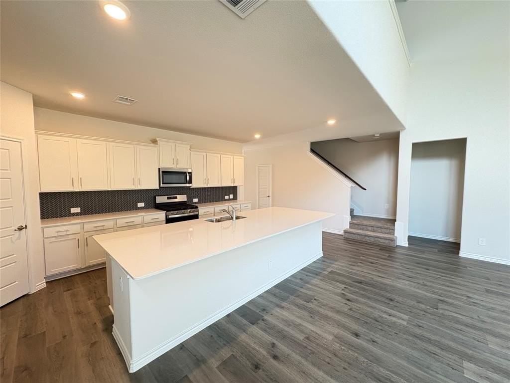 9817 Cherrywood Way - Photo 3 of 12