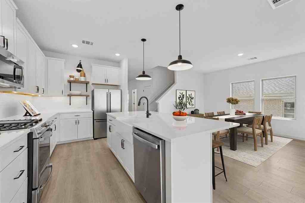 1221 James St - Photo 7 of 40