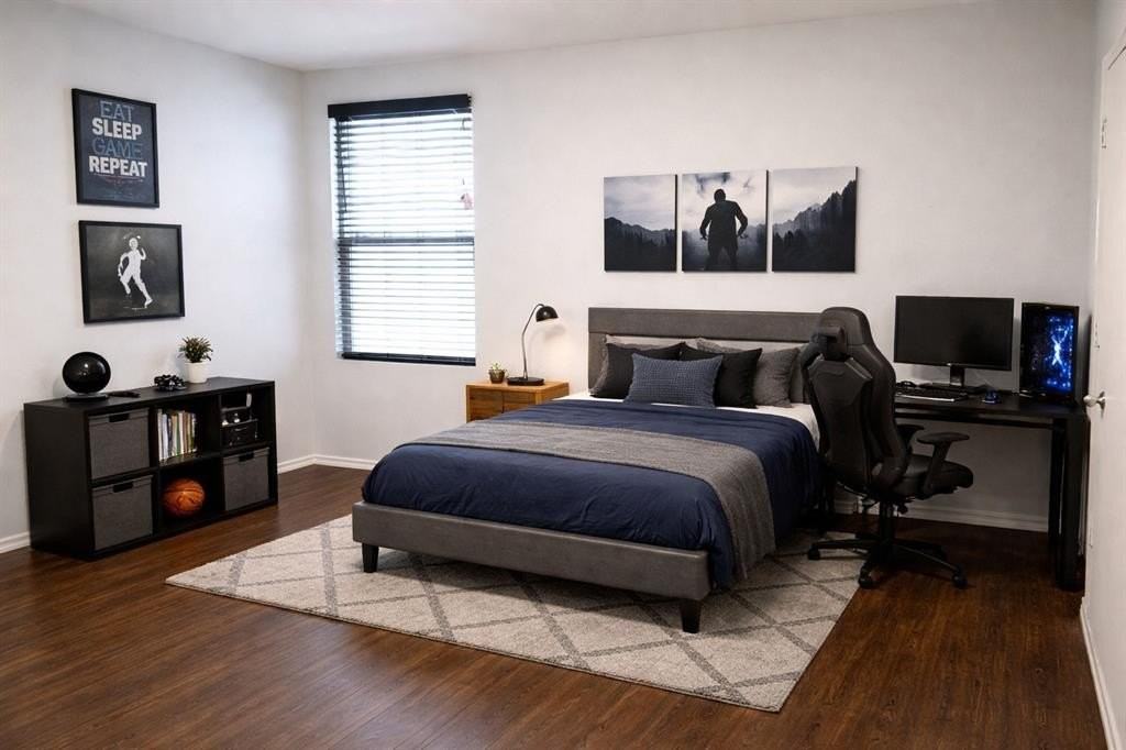 16709 Woodside Dr - Photo 3 of 11