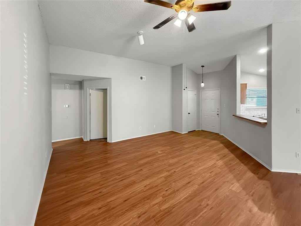 10205 Lone Pine Ln - Photo 7 of 21