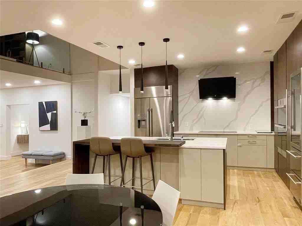 6802 Bert Ln - Photo 3 of 38