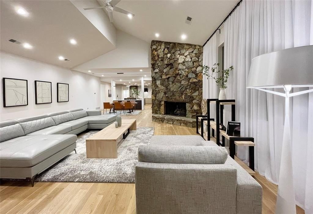 6802 Bert Ln - Photo 4 of 38