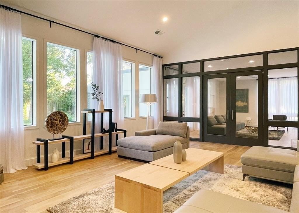 6802 Bert Ln - Photo 7 of 38