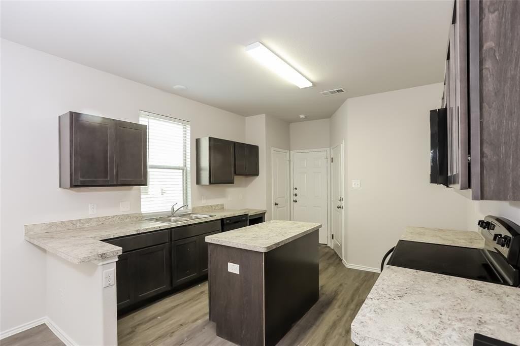 5517 Shore Point Trl - Photo 2 of 15