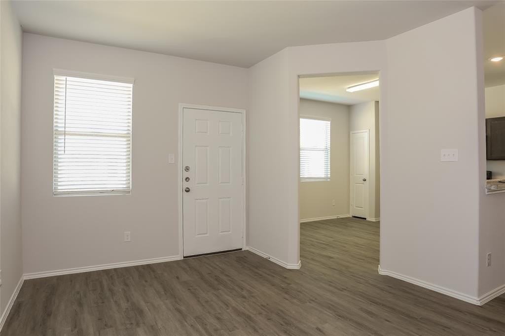 5505 Shore Point Trl - Photo 4 of 13