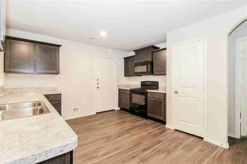 436 Woodhouse Way - Photo 2 of 13